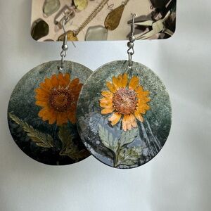 Floral Disc Earrings with Sunflower Design